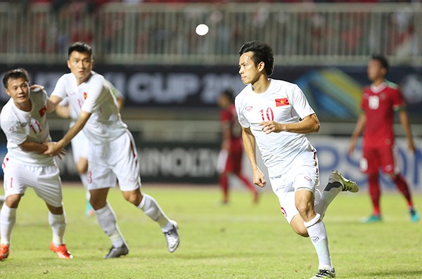 Indonesia vs Việt Nam (2-1): Không trắng tay Văn Quyết đã giúp tuyển Việt Nam có một bàn thắng làm vốn trên sân khách. Ảnh: Vnexpress