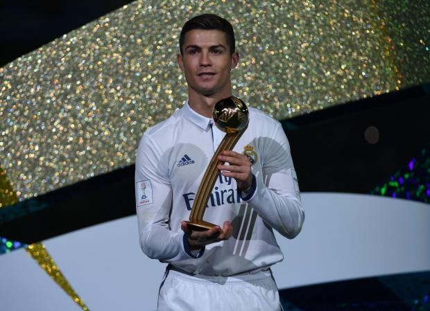 BẢN TIN Thể thao: Lộ diện đại gia Trung Quốc trả Ronaldo 1,6 triệu bảng/tuần Shanghai Shenhua là đội bóng sẵn sàng trả Ronaldo mức lương 1,6 triệu bảng/mùa.