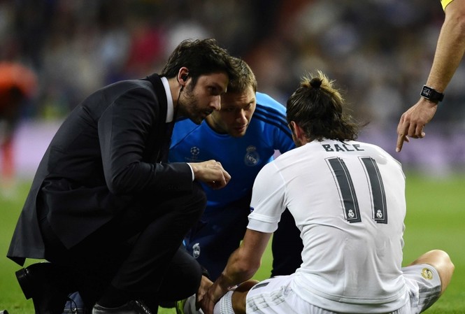 BẢN TIN Thể thao: Real trả giá đắt cho trận thắng Bayern Bale dính chấn thương.