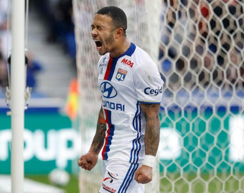 BẢN TIN Thể thao: Bạo loạn kinh hoàng, cựu cầu thủ M.U bị đuổi đánh Depay bị CĐV Bastia đuổi đánh.