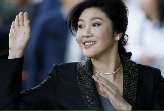 Cựu thủ tướng Yingluck vứt điện thoại, thay xe hơi trước khi bỏ trốn Bà Yingluck không dùng điện thoại và thay xe hơi để tránh bị theo dõi. Ảnh: AP