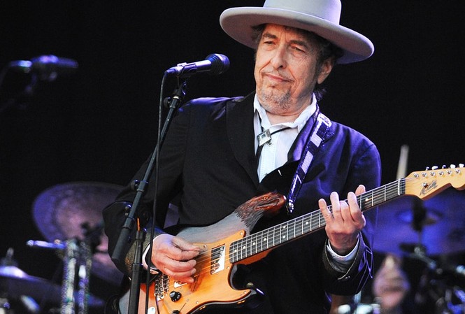 Nhạc sĩ Bob Dylan bất ngờ đoạt giải Nobel Văn học 2016 Nam danh ca Bob Dylan là chủ nhân giải Nobel Văn học 2016.