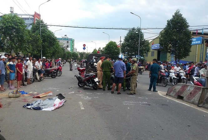 Xe máy đối đầu, 2 người thương vong Hiện trường vụ tai nạn.