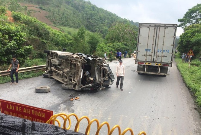 Hai xe khách đấu đầu kinh hoàng ở Lạng Sơn Hiện trường vụ tai nạn. Ảnh: Tiến Man