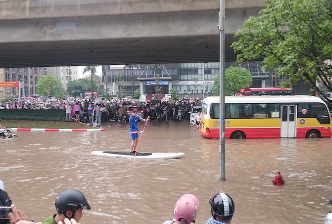 Chi hơn 8.000 tỷ đồng, Hà Nội cứ mưa lại lo ngập Chi hơn 8.000 tỷ đồng, Hà Nội cứ mưa lại lo ngập