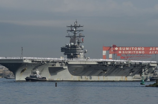 Bộ đôi tàu sân bay Mỹ sắp tập huấn chung gần bán đảo Triều Tiên Tàu sân bay USS CRonald Reagan. Ảnh: AFP