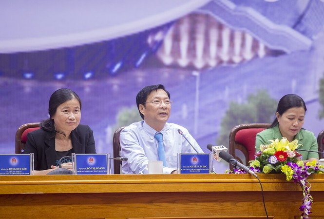 Bí thư Tỉnh uỷ trực tiếp giải đáp tâm tư, nguyện vọng của tuổi trẻ Quảng Ninh Bí thư Tỉnh uỷ trực tiếp giải đáp tâm tư, nguyện vọng của tuổi trẻ Quảng Ninh.
