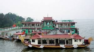 Ra 'tối hậu thư' cho nhà nổi, du thuyền hồ Tây Các doanh nghiệp phải tự di dời phương tiện trước ngày 20/2
