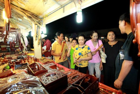 Ba vạn lao động ở Hà Nội sẽ được truyền nghề Hà Nội đẩy mạnh đầu tư cho việc đào tạo lao động tại các làng nghề truyền thống - Ảnh: Minh hoạ
