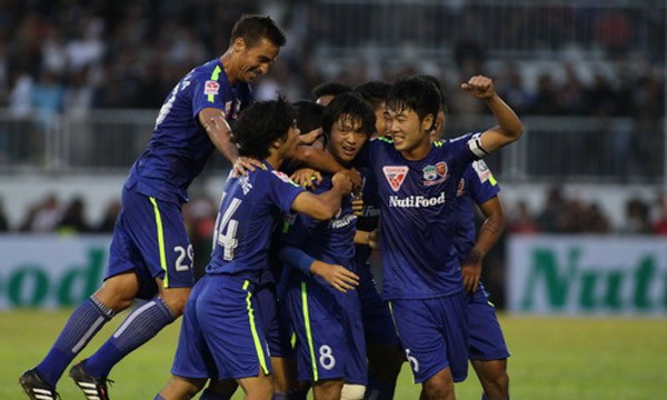 HAGL mở hàng suôn sẻ, Bình Dương phô trương sức mạnh HAGL khởi đầu suôn sẻ ở V.League 2015