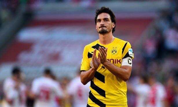 Cha của Hummels khiến M.U 'đắng lòng' Tương lai của Mats Hummels vẫn là một câu hỏi lớn