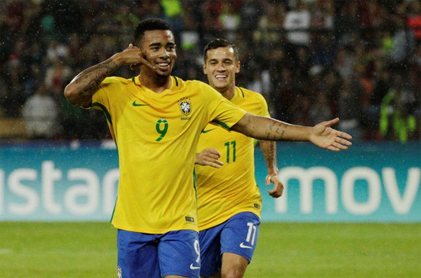 Brazil lên ngôi đầu, Argentina thua sốc Brazil lên ngôi đầu, Argentina thua sốc