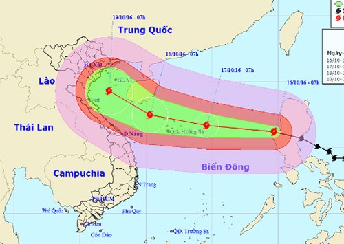 Bão Sarika tăng 2 cấp, thẳng tiến tới Hoàng Sa Bão Sarika hình thành ngày 13/7, khi vào biển Đông mạnh cấp 14. Ảnh: NCHMF.