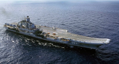 Lý do Nga rút tàu sân bay duy nhất khỏi Syria Tàu sân bay Đô đốc Kuznetsov. Ảnh: AP.