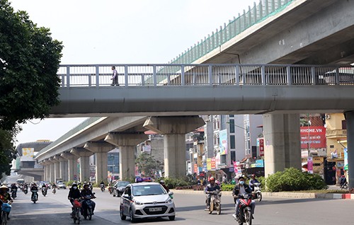 Đề xuất xây cầu vượt trước sân bay Nội Bài Cầu vượt giúp người đi bộ qua đường an toàn.