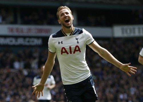 Tottenham gây sức ép lên ngôi đầu bảng của Chelsea Niềm vui của Kane sau khi lập công cho Tottenham