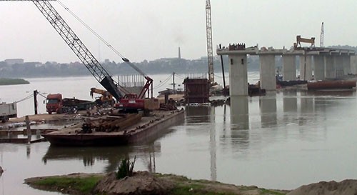 Cần cẩu đứt cáp, hai công nhân tử vong Công trường thi công cầu Ba Vì - Việt Trì.