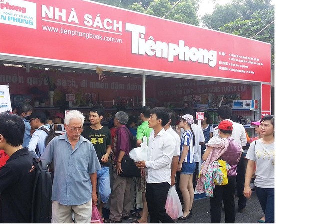 Nhà sách Tiền Phong đồng hành cùng chương trình 'Chủ Nhật Đỏ' Nhà sách Tiền Phong đồng hành cùng chương trình 'Chủ Nhật Đỏ'