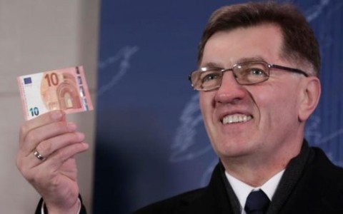 Litva chính thức gia nhập Eurozone Thủ tướng Litva Algirdas Butkevicius.