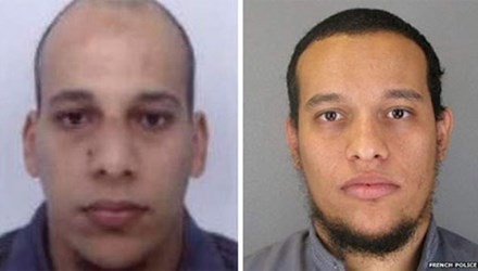 Nghi phạm thảm sát tòa báo Pháp được Al Qaeda huấn luyện Ảnh của 2 anh em nhà Kouachi trong lệnh truy nã của cảnh sát Pháp