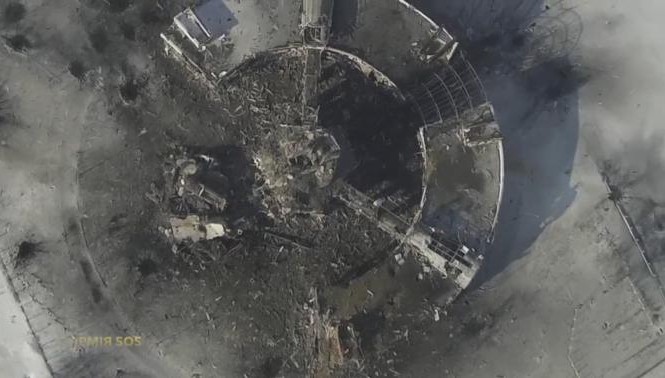 Quân đội Ukraine tuyên bố tái chiếm sân bay Donetsk Sân bay Donetsk bị đạn pháo phá hủy.