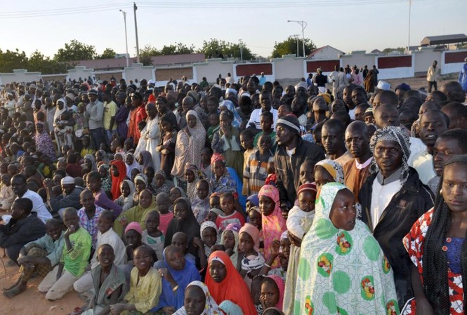 Boko Haram dọa thảm sát, dân Nigeria náo loạn chạy trốn Người dân Nigeria ở thị trấn Baga