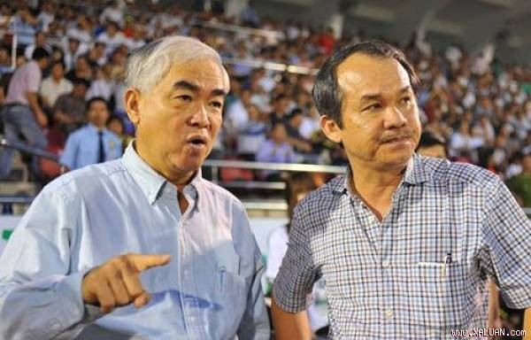 Chủ tịch VFF lên tiếng về vụ Long An đứng im cho đối thủ ghi bàn Chủ tịch VFF Lê Hùng Dũng (trái) và bầu Đức.