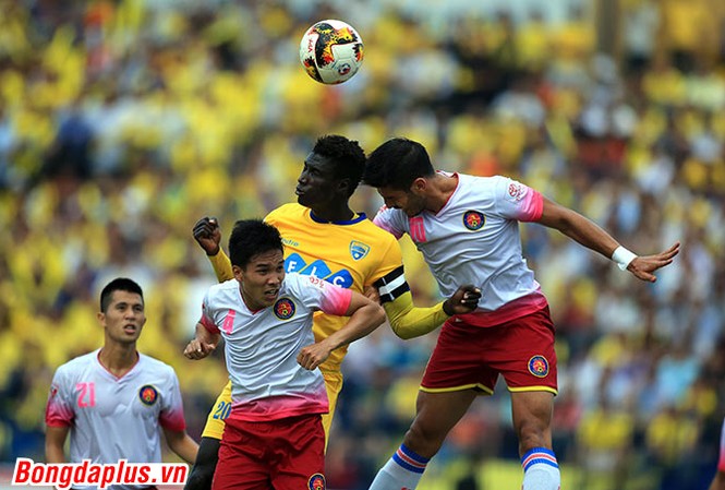 Sài Gòn FC mất điểm, kêu VFF đòi công bằng Sài Gòn FC có một trận đấu hay trước Thanh Hoá ở lượt trận 13 V-League 2017.
