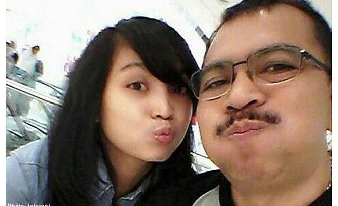 Con gái cơ trưởng QZ8501 kêu gọi không đổ lỗi cho cha Cơ trưởng Iriyanto và con gái