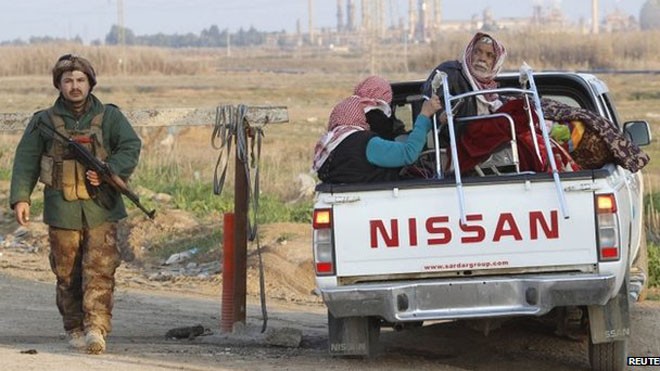 Phiến quân IS bất ngờ phóng thích 350 người Yazidi Khoảng 350 thành viên bộ tộc Yazidi được trả tự do (Ảnh: BBC)