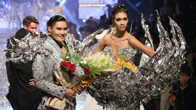 Vietnam’s Next Top Model 2014 bất ngờ có 2 quán quân Kết quả bất ngờ khi quán quân là cả hai thí sinh Quang Hùng - Nguyễn Oanh