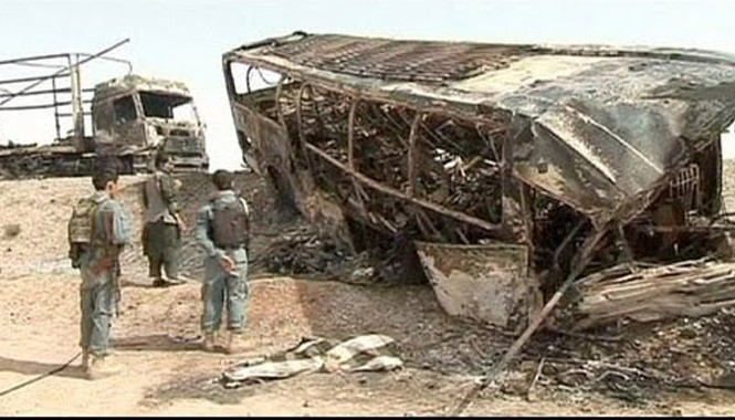 Kinh hoàng xe buýt đâm xe tải, 51 thương vong Một vụ tai nạn xe buýt tại Afghanistan