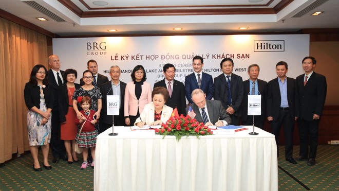 Công ty Cổ phần Khách sạn Thắng Lợi ký kết hợp tác với Hilton Worldwide Công ty Cổ phần Khách sạn Thắng Lợi ký kết hợp tác với Hilton Worldwide