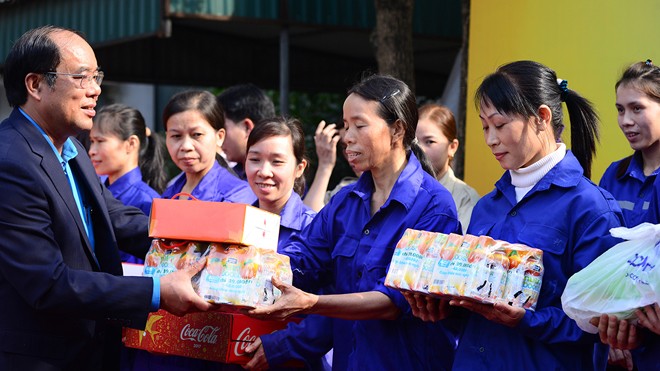 Xuân về sớm với người lao động Nghệ An Xuân về sớm với người lao động Nghệ An