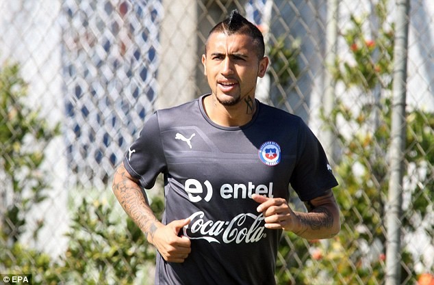Đến M.U, Vidal hưởng lương ngang Van Persie Đến M.U, Vidal sẽ nhận lương ngang Van Persie