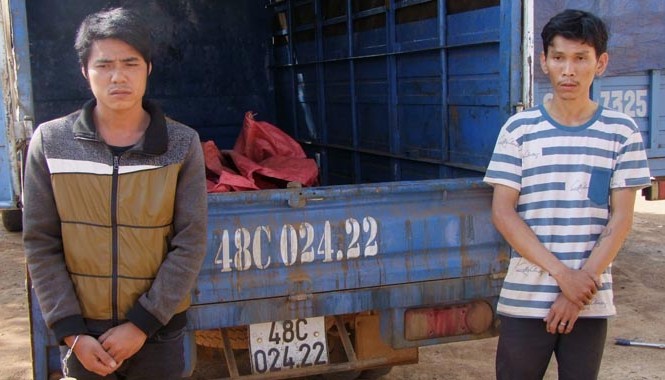 Bắt nhóm cẩu tặc dùng ô tô chở chó đi tiêu thụ Nam và Vũ bị bắt