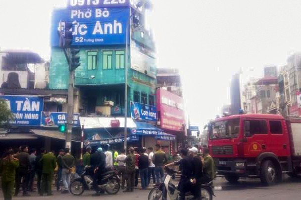Cháy nhà hàng, một người bị bỏng Hiện trường vụ cháy.