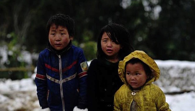 Đổi hình xăm lấy quần áo cũ để làm thiện nguyện Những hình ảnh này được chia sẻ nhiều trên mạng xã hội nhằm kêu gọi thiện nguyện.