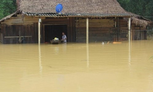 Cập nhật mới nhất về mưa lũ: 24 người chết, nguy cơ chồng lũ Cập nhật mới nhất về mưa lũ: 24 người chết, nguy cơ chồng lũ