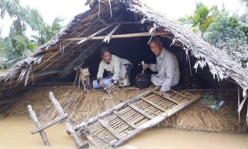 Thời tiết ngày càng bất thường, khó dự đoán Mưa lũ lịch sử ở miền Trung