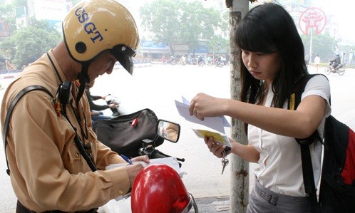 Xử lý thế nào với xe cản trở giao thông? Xử lý thế nào với xe cản trở giao thông?