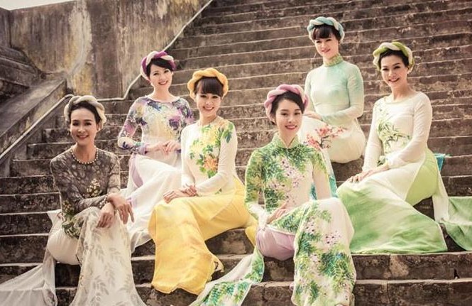 Mãn nhãn ngắm bộ sưu tập áo dài “Hà Nội 12 mùa hoa” Mãn nhãn ngắm bộ sưu tập áo dài “Hà Nội 12 mùa hoa”