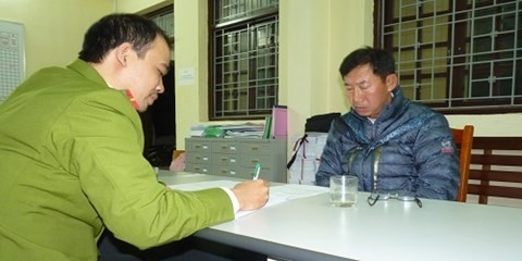 'Yêu râu xanh' núp bóng huấn luyện viên dạy golf Yim Jong Ha đang khai báo tại cơ quan công an
