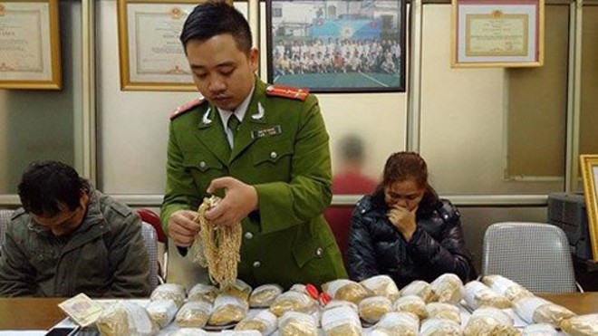Vàng Trung Quốc gắn mác Italy xuất hiện trên thị trường Cơ quan công an vừa bắt vụ buôn lậu 33,5 kg vàng nghi nhãn mác Italy