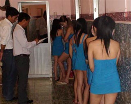 Nhân viên massage bán dâm tại chỗ Nhân viên massage bán dâm tại chỗ