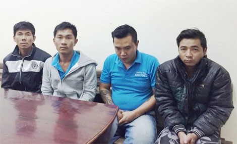 Cuộc vây bắt nghẹt thở 4 tên dùng ‘hàng nóng’ gây án rồi bỏ trốn 4 đối tượng bị tạm giữ tại cơ quan điều tra