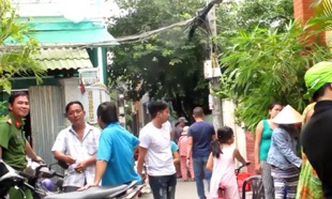 Hỗn chiến trên bàn nhậu, một người bị đâm gục trên vũng máu Cơ quan chức năng xuống hiện trường giải quyết vụ việc