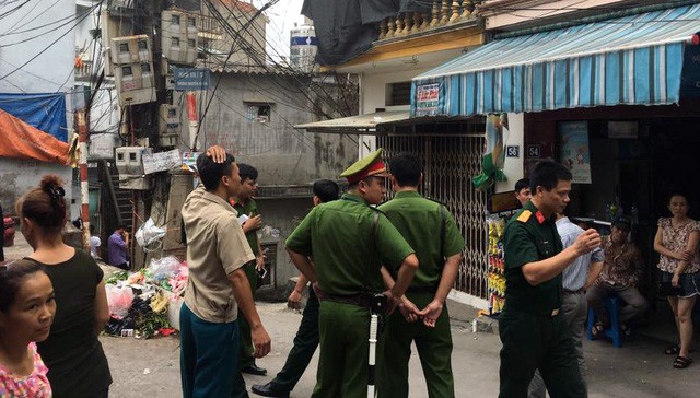 Hà Nội: Hốt hoảng phát hiện vật nghi mìn tự chế trong ngách nhỏ Công an, quân đội có mặt, xem xét sự việc