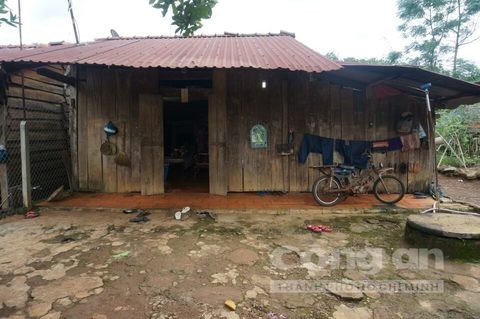 Rút súng bắn thẳng vào đầu vợ Ngôi nhà nơi xảy ra vụ việ