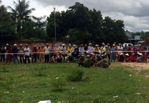 Thanh niên bị đánh tử vong sau khi đột nhập nhà dân Hiện trường nơi người dân bao vây đánh chết nghi phạm trộm. Ảnh: Hải Hà